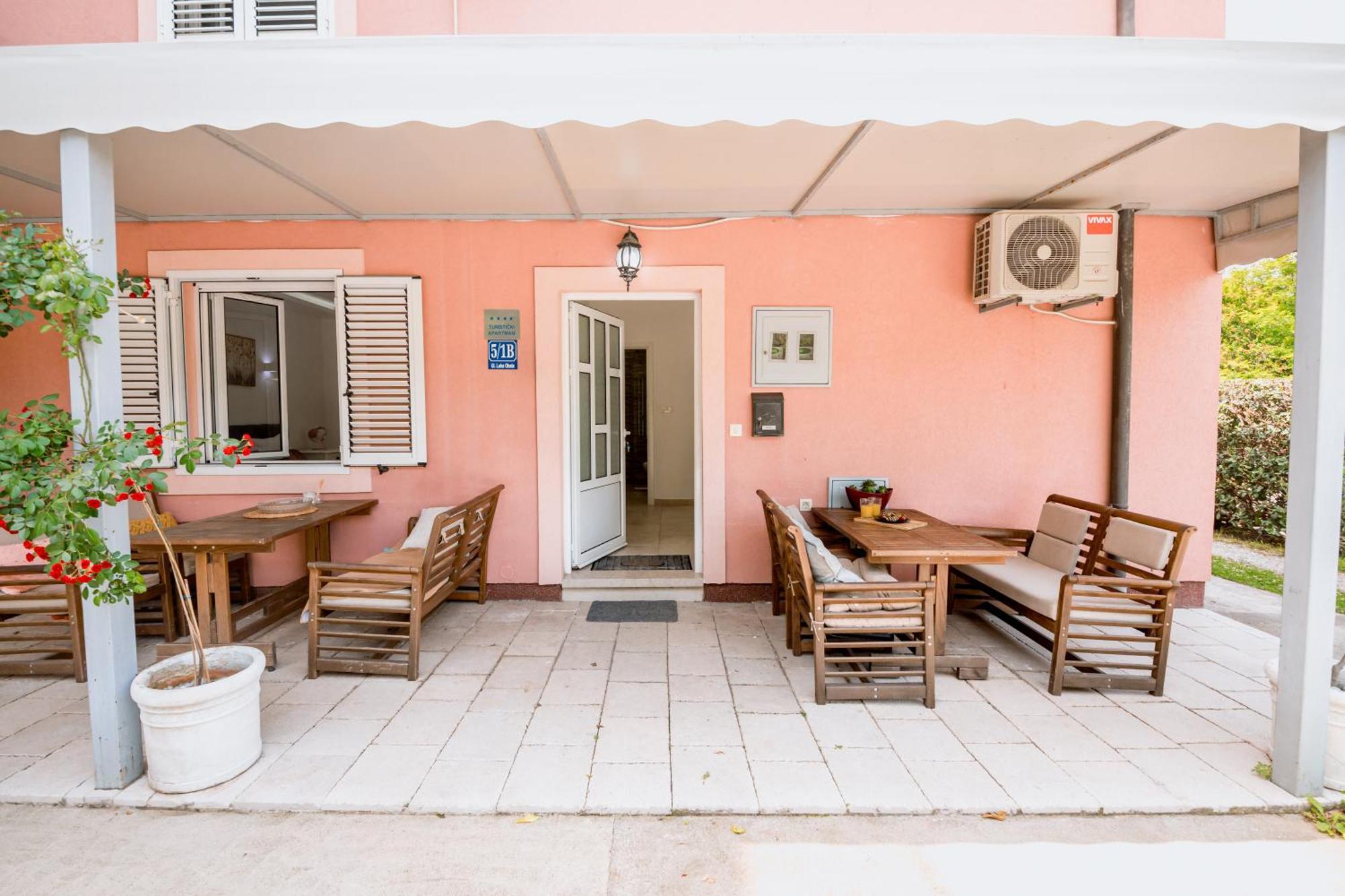 Paunovic Apartments تيفات المظهر الخارجي الصورة